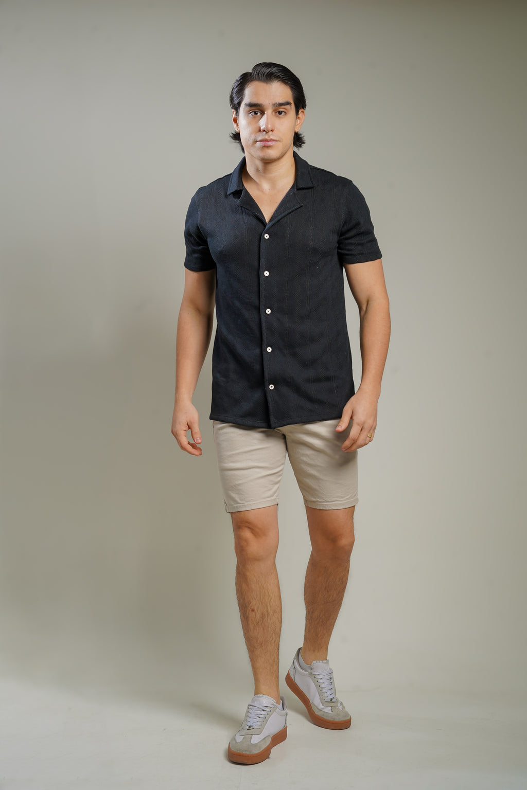 CAMISA BOTONES NEGRA