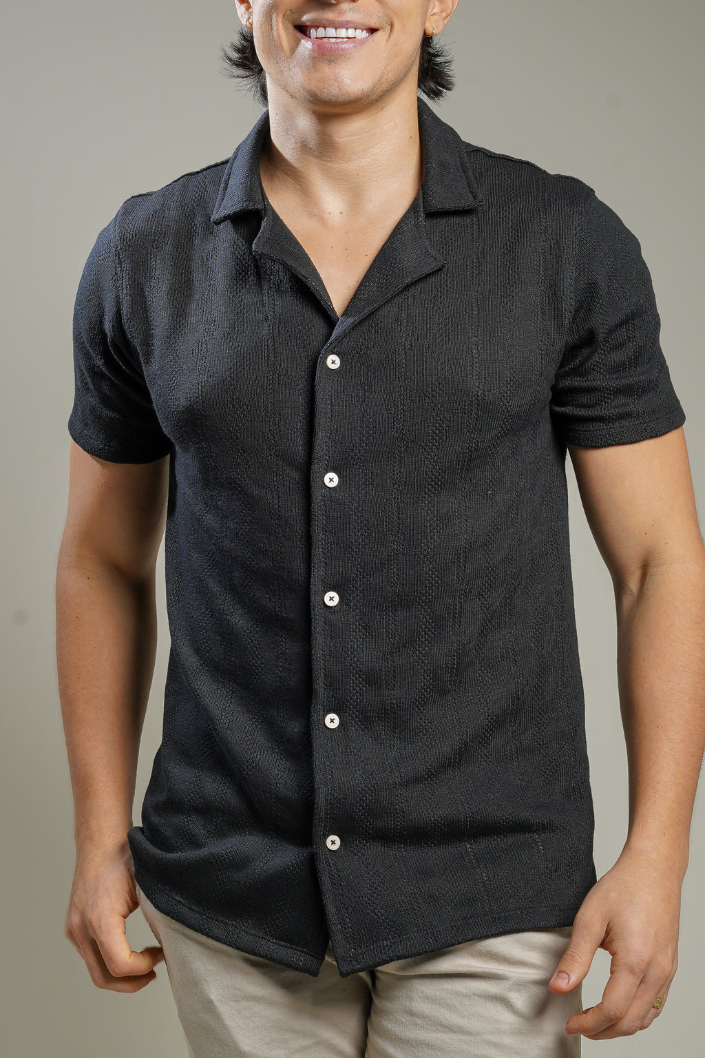 CAMISA BOTONES NEGRA